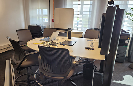 Abverkaufsmöbel Büromöbel, Schreibtisch, Bürostuhl, Schreibtischstuhl in Mühldorf - LHL Bürotechnik & Einrichtung - Altötting, Mühldorf, Passau, Waldkraiburg, Burghausen, Eggenfelden, Pfarrkirchen, Traunstein, Traunreut, Freilassing, Wasserburg, Dorfen, Landshut, Töging, Trostberg, Simbach, Aschau
